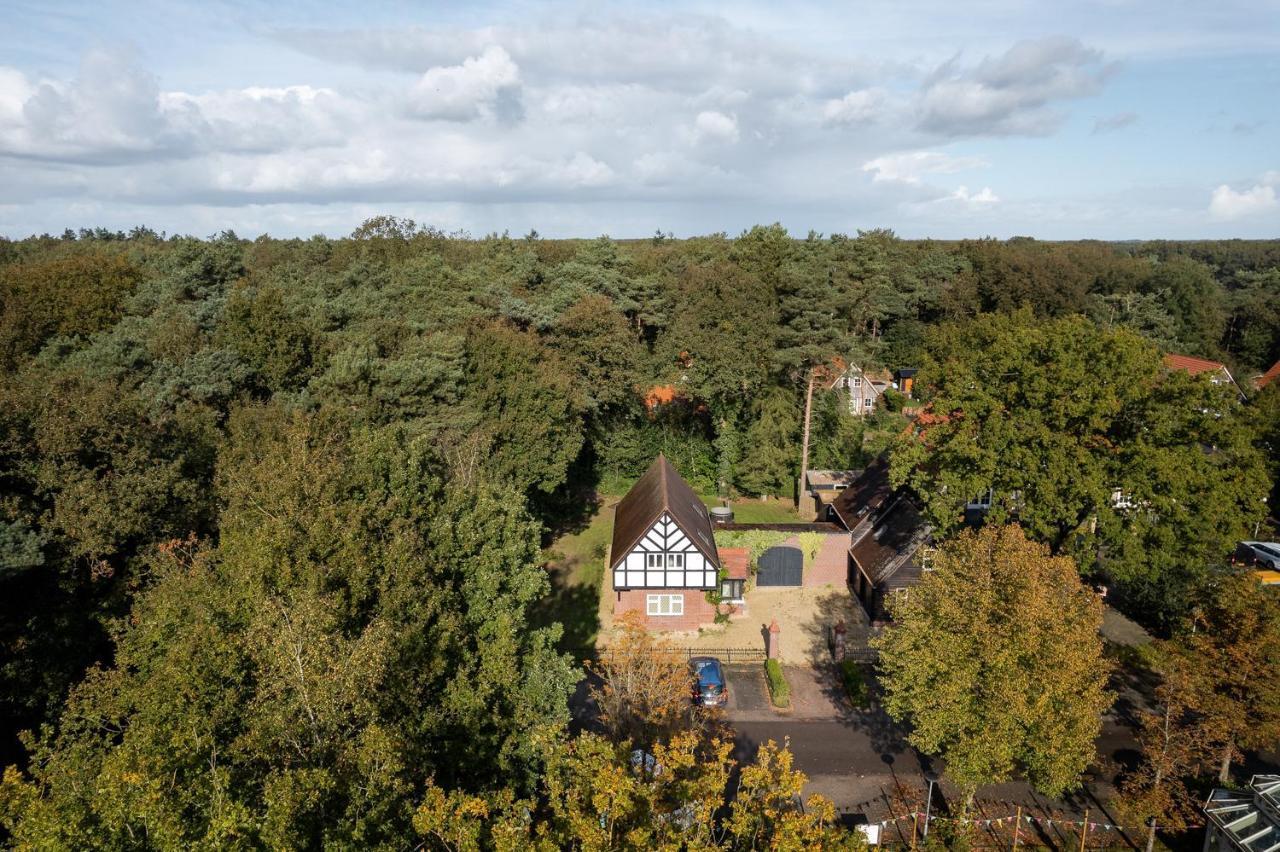 Beautiful English Villa With Hottub Zuidwolde  Exterior photo
